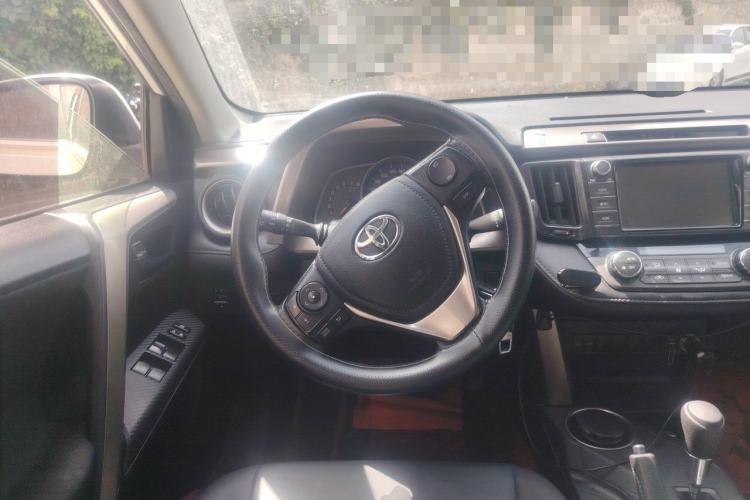 Used Toyota RAV4 2015 2.0L CVT Two-Wheel Drive Fashion Edition Steering Wheel