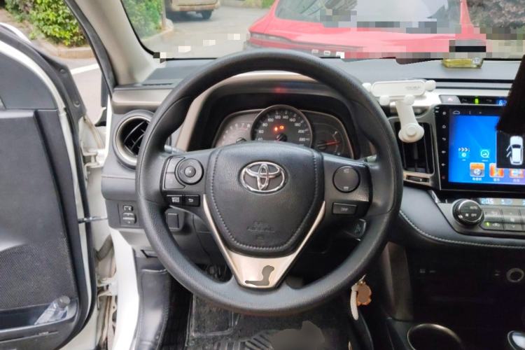 Used Toyota RAV4 2015 2.0L CVT Two-Wheel Drive Fashion Edition Steering Wheel