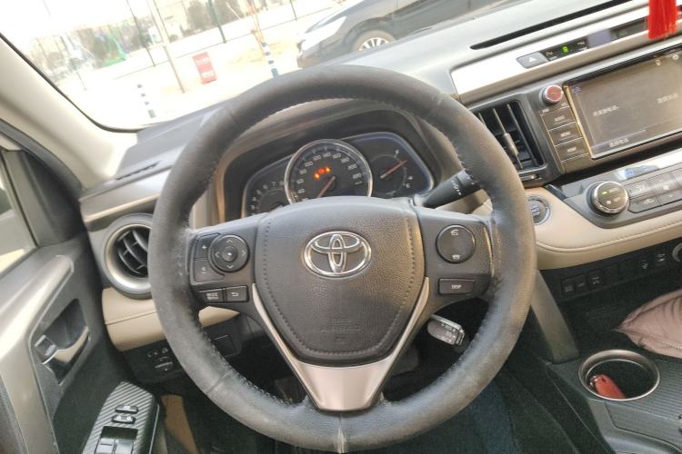 Used Toyota RAV4 2015 2.0L CVT Four-Wheel Drive New Edition Steering Wheel