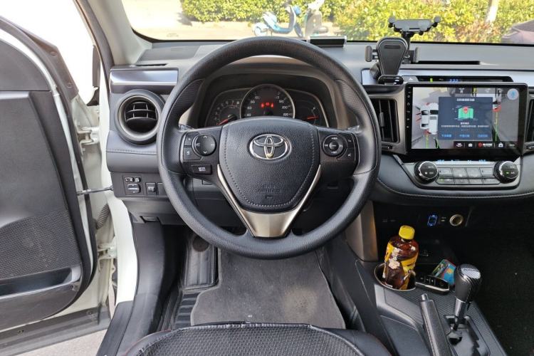 Used Toyota RAV4 2015 2.0L CVT Two-Wheel Drive Fashion Edition Steering Wheel