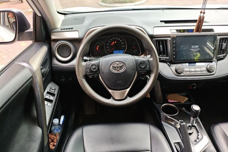 Used Toyota RAV4 2015 2.0L CVT Two-Wheel Drive Fashion Edition Steering Wheel
