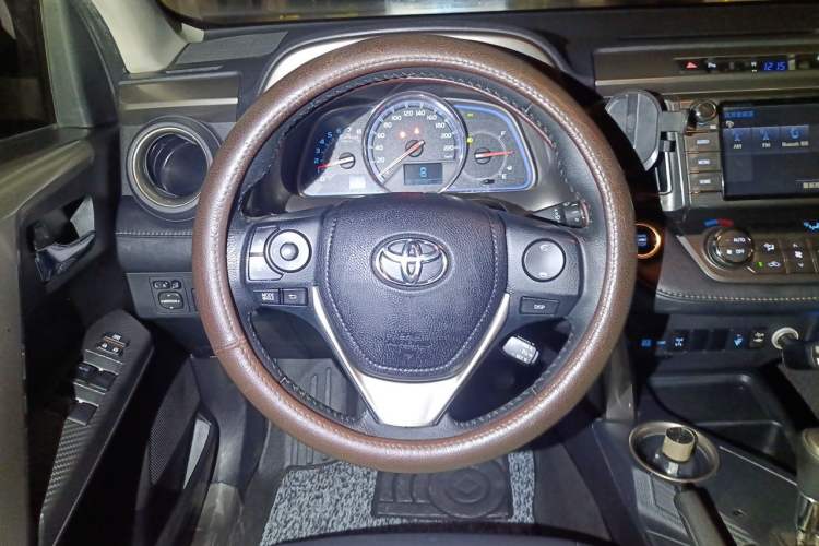 Used Toyota RAV4 2015 2.0L CVT Four-Wheel Drive New Edition Steering Wheel