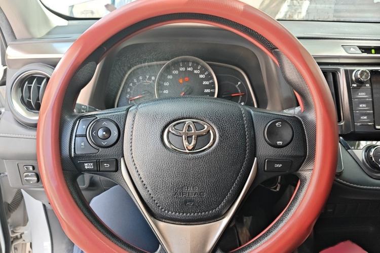 Used Toyota RAV4 2015 2.0L CVT Two-Wheel Drive Fashion Edition Steering Wheel