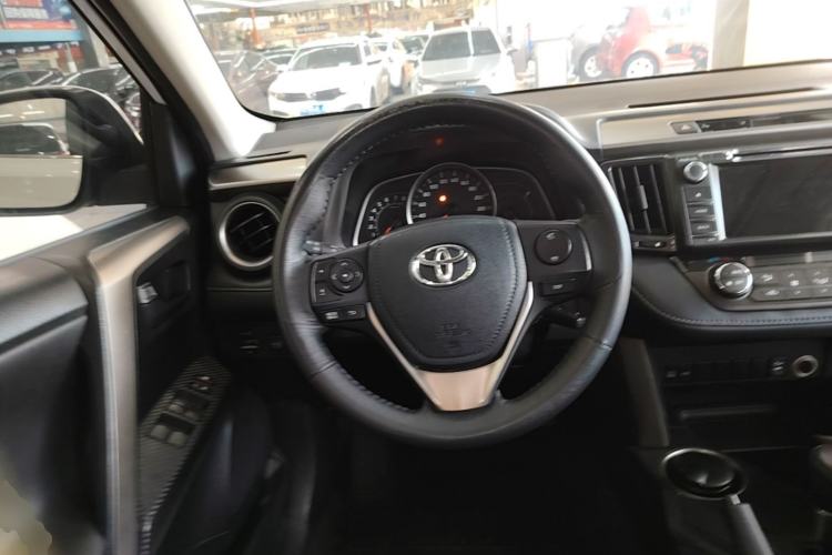 Used Toyota RAV4 2015 2.0L CVT Two-Wheel Drive Fashion Edition Steering Wheel