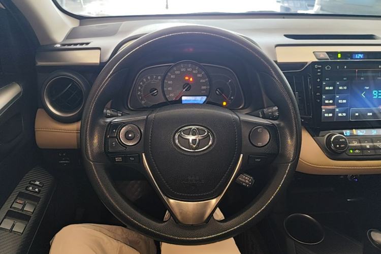 Used Toyota RAV4 2015 2.0L CVT Two-Wheel Drive Fashion Edition Steering Wheel