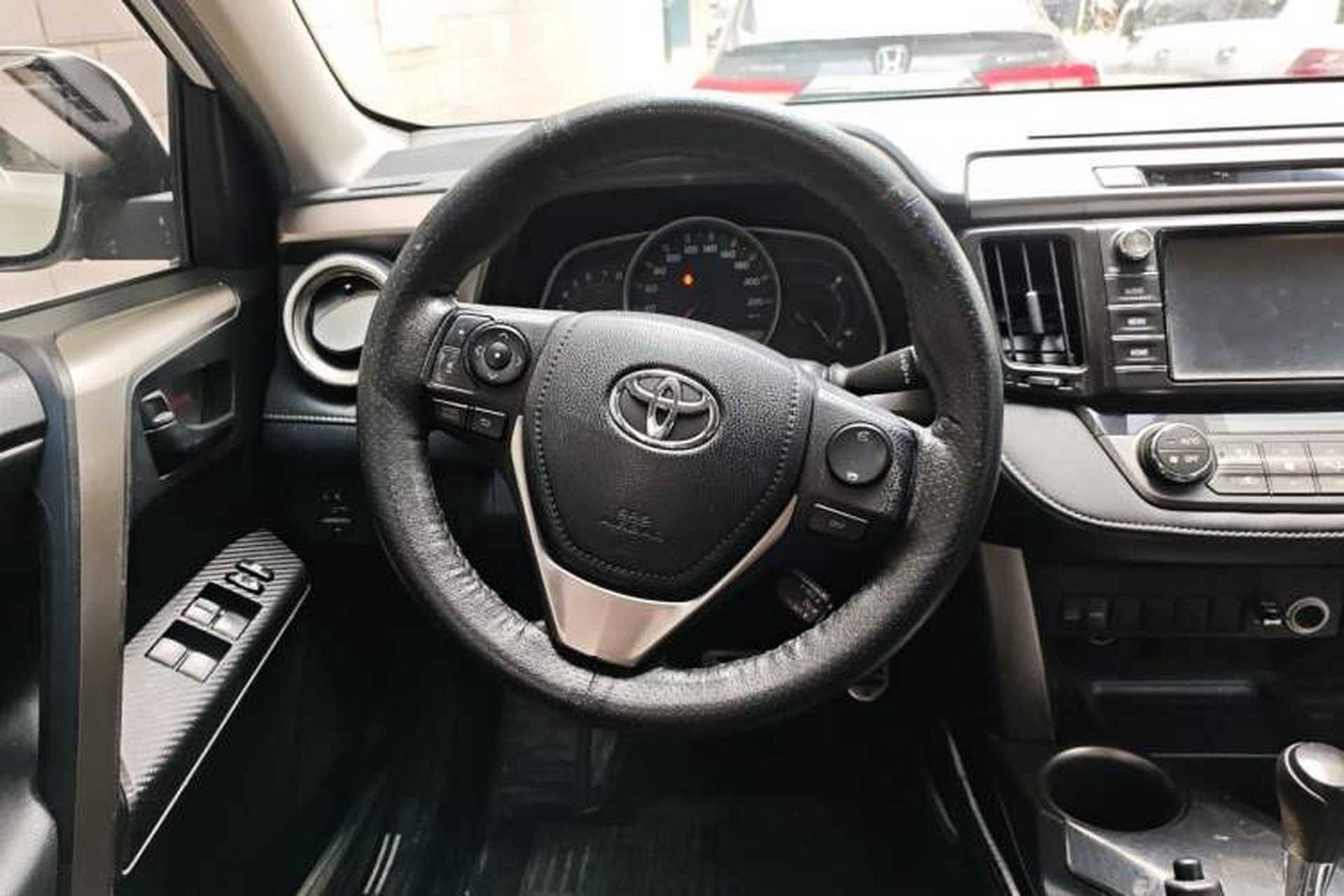 Used Toyota RAV4 2015 2.0L CVT Two-Wheel Drive Fashion Edition Steering Wheel