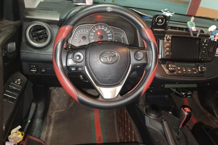 Used Toyota RAV4 2015 2.0L CVT Two-Wheel Drive Fashion Edition Steering Wheel