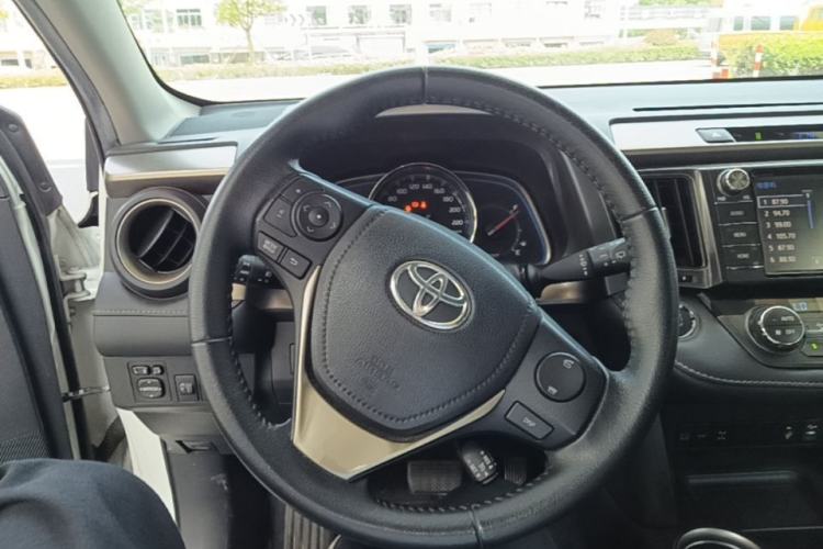 Used Toyota RAV4 2015 2.0L CVT Four-Wheel Drive New Edition Steering Wheel