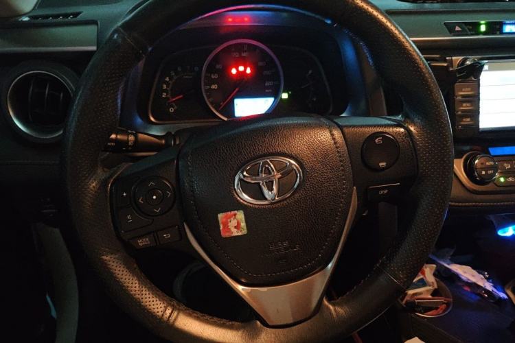 Used Toyota RAV4 2015 2.0L CVT Two-Wheel Drive Fashion Edition Steering Wheel