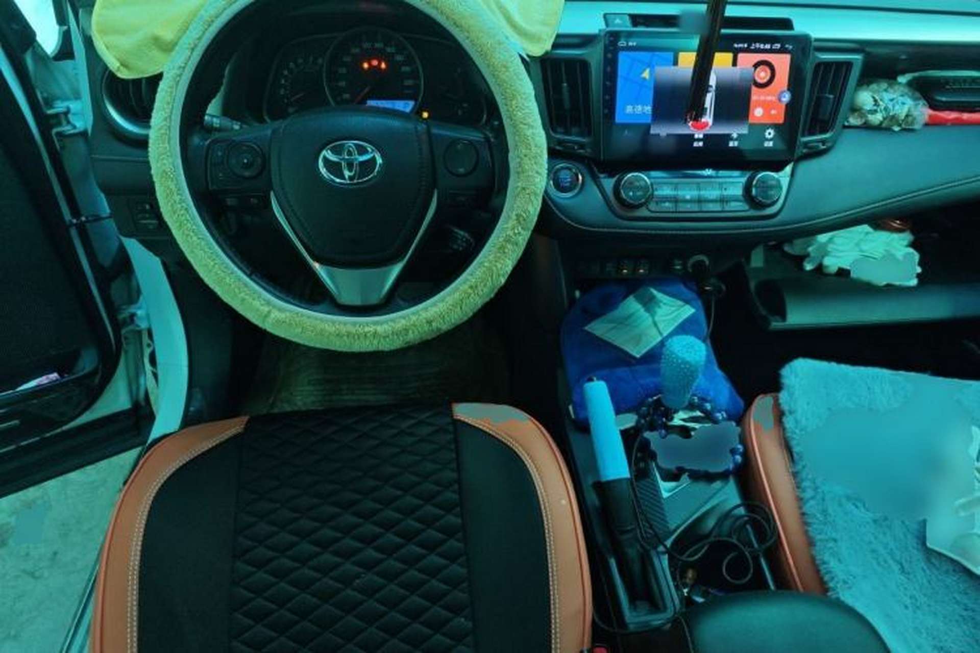 Used Toyota RAV4 2015 2.5L Automatic 4x4 Elite Edition Steering Wheel