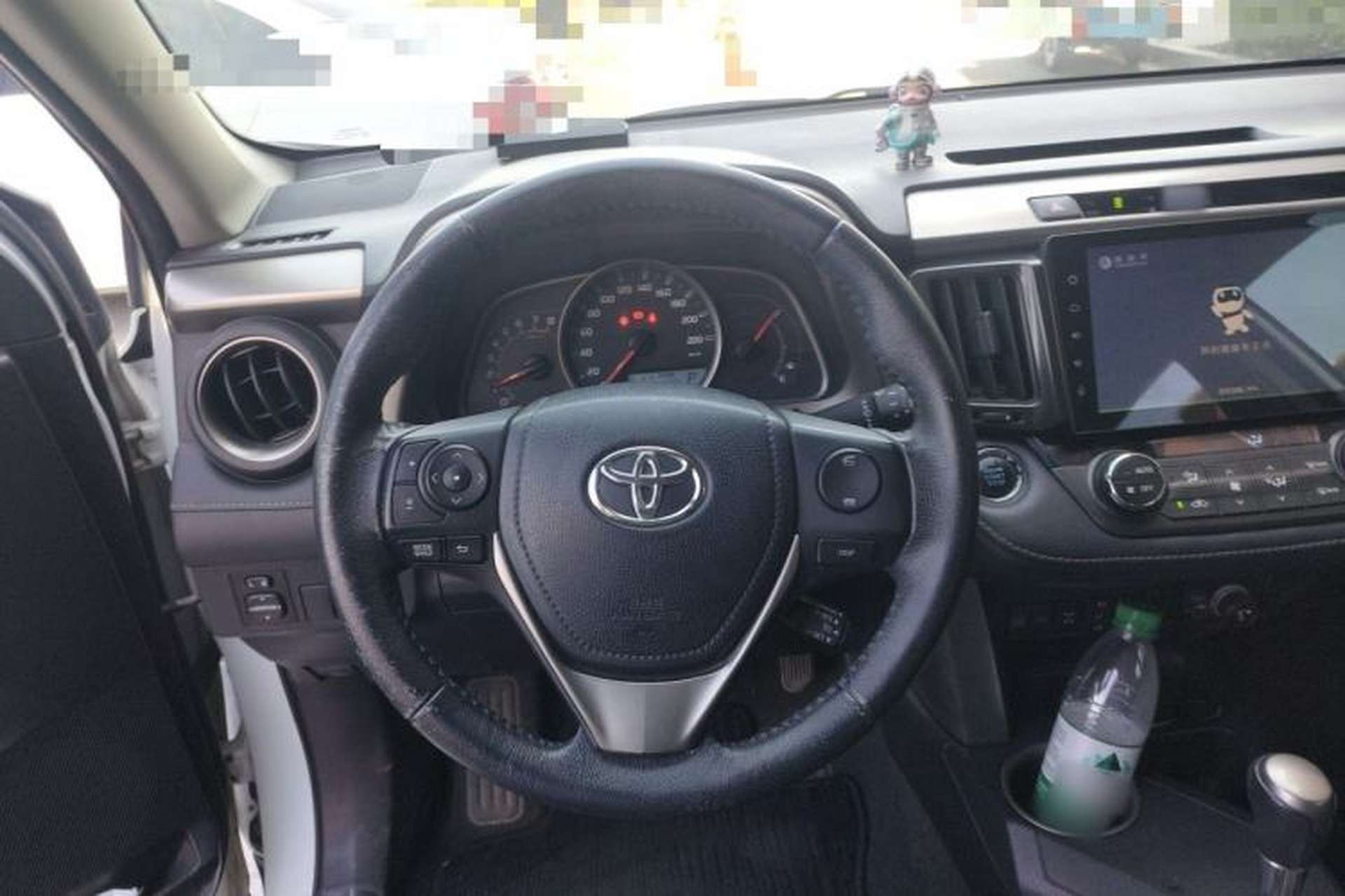 Used Toyota RAV4 2015 2.5L Automatic 4x4 Elite Edition Steering Wheel