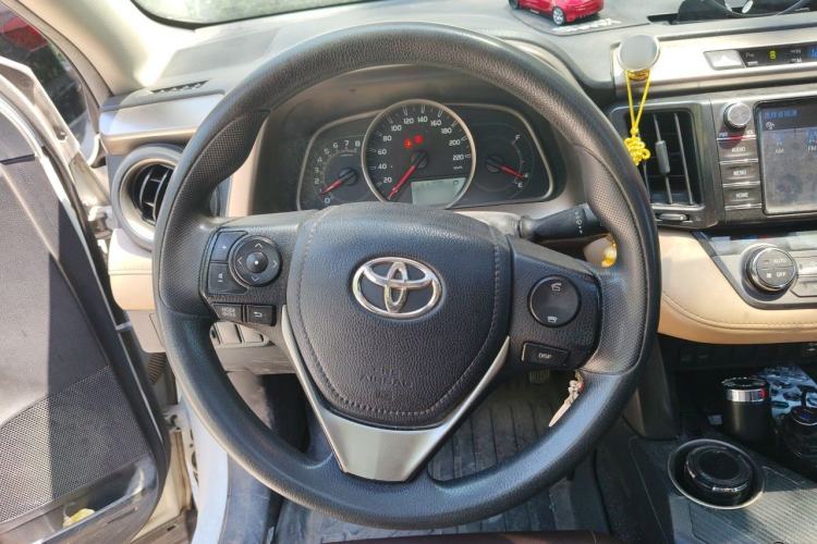 Used Toyota RAV4 2015 2.0L CVT Two-Wheel Drive Fashion Edition Steering Wheel