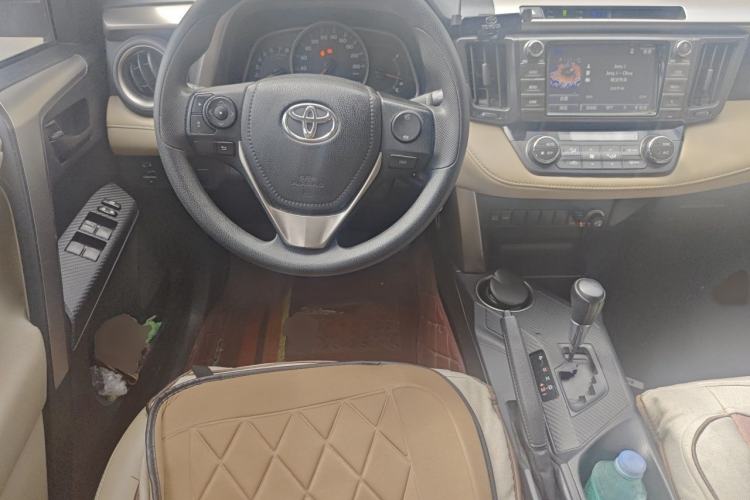 Used Toyota RAV4 2015 2.0L CVT Two-Wheel Drive Fashion Edition Steering Wheel
