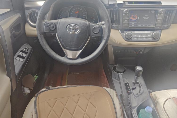Used Toyota RAV4 2015 2.0L CVT Two-Wheel Drive Fashion Edition Steering Wheel