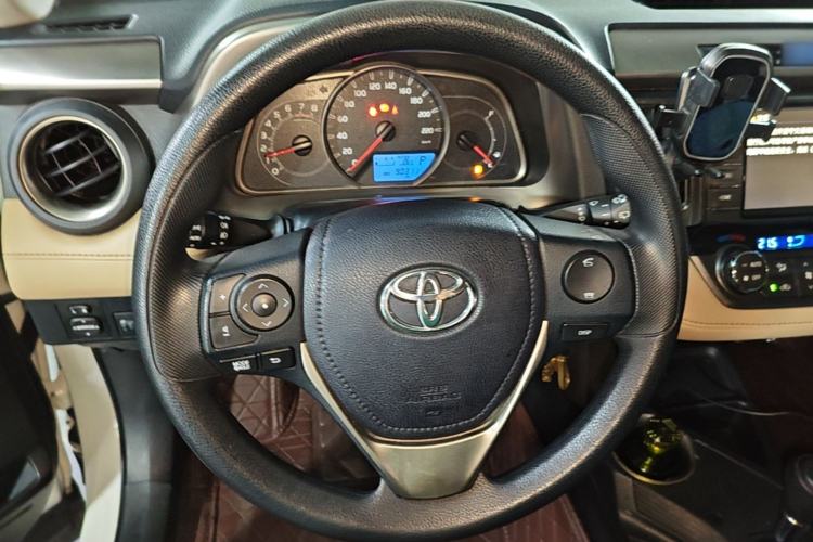 Used Toyota RAV4 2015 2.0L CVT Two-Wheel Drive Fashion Edition Steering Wheel