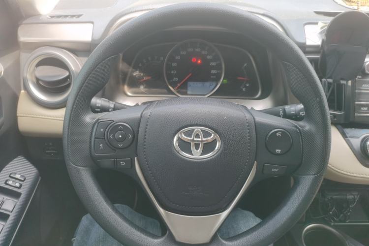 Used Toyota RAV4 2015 2.0L CVT Two-Wheel Drive Fashion Edition Steering Wheel