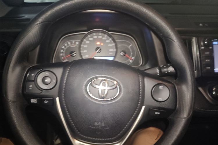 Used Toyota RAV4 2015 2.0L CVT Two-Wheel Drive Fashion Edition Steering Wheel