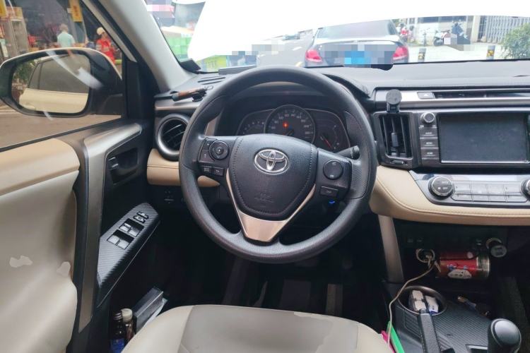 Used Toyota RAV4 2015 2.0L CVT Two-Wheel Drive Fashion Edition Steering Wheel