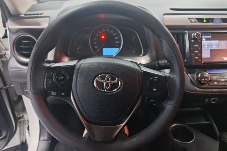Used Toyota RAV4 2015 2.0L CVT Two-Wheel Drive Fashion Edition Steering Wheel