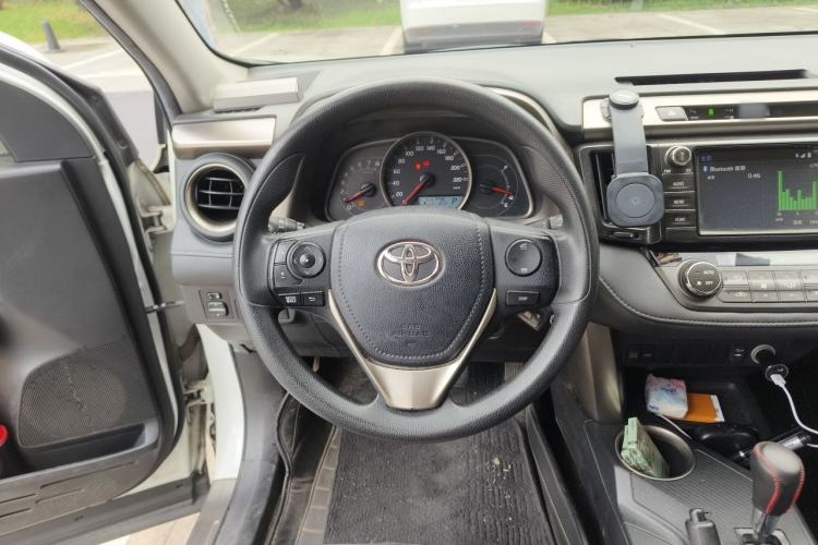 Used Toyota RAV4 2015 2.0L CVT Two-Wheel Drive Fashion Edition Steering Wheel