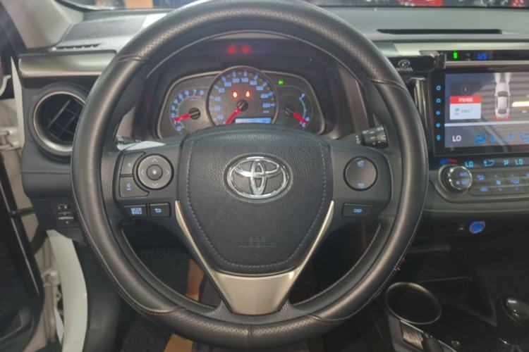 Used Toyota RAV4 2015 2.0L CVT Two-Wheel Drive Fashion Edition Steering Wheel