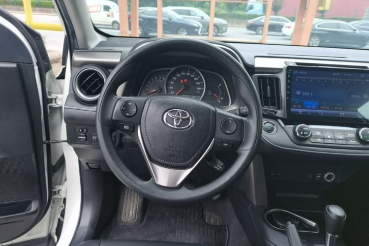 Used Toyota RAV4 2015 2.0L CVT Two-Wheel Drive Fashion Edition Steering Wheel