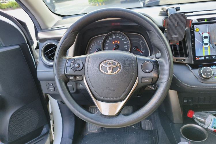 Used Toyota RAV4 2015 2.0L CVT Two-Wheel Drive Fashion Edition Steering Wheel
