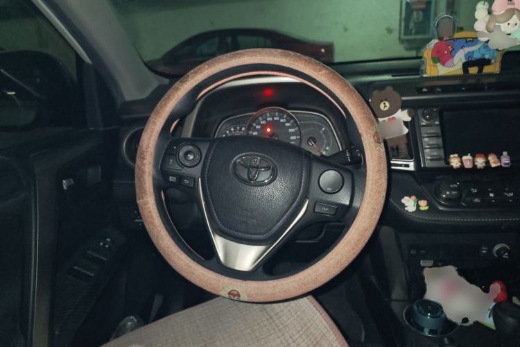 Used Toyota RAV4 2015 2.0L CVT Two-Wheel Drive Fashion Edition Steering Wheel