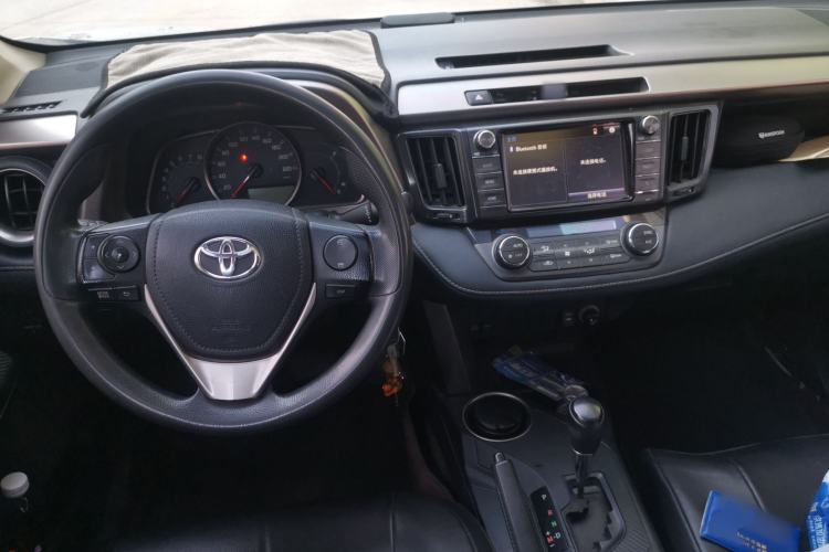 Used Toyota RAV4 2015 2.0L CVT Two-Wheel Drive Fashion Edition Steering Wheel