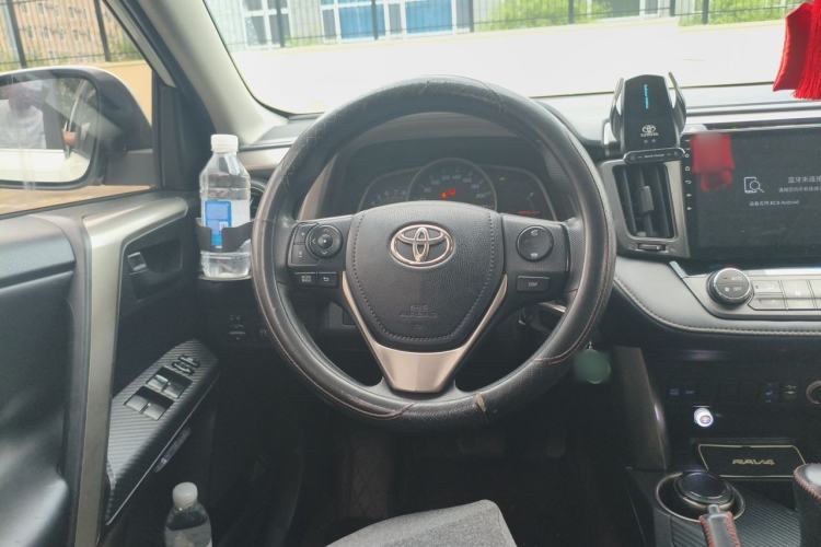 Used Toyota RAV4 2015 2.0L CVT Two-Wheel Drive Fashion Edition Steering Wheel