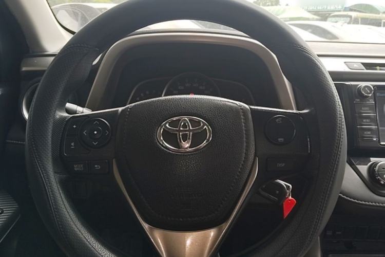 Used Toyota RAV4 2015 2.0L CVT Two-Wheel Drive Fashion Edition Steering Wheel