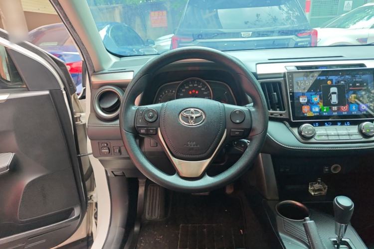 Used Toyota RAV4 2015 2.0L CVT Two-Wheel Drive Fashion Edition Steering Wheel