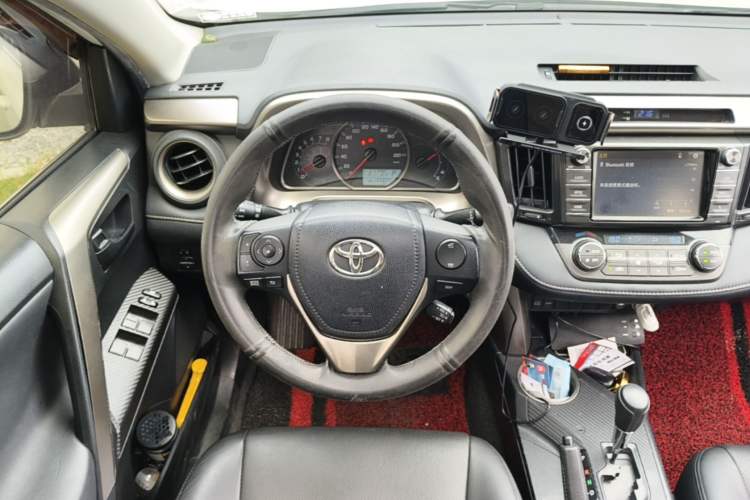 Used Toyota RAV4 2015 2.0L CVT Two-Wheel Drive Fashion Edition Steering Wheel