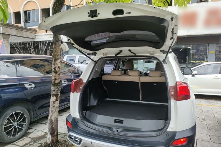Used Toyota RAV4 2015 2.0L CVT Two-Wheel Drive Fashion Edition Trunk