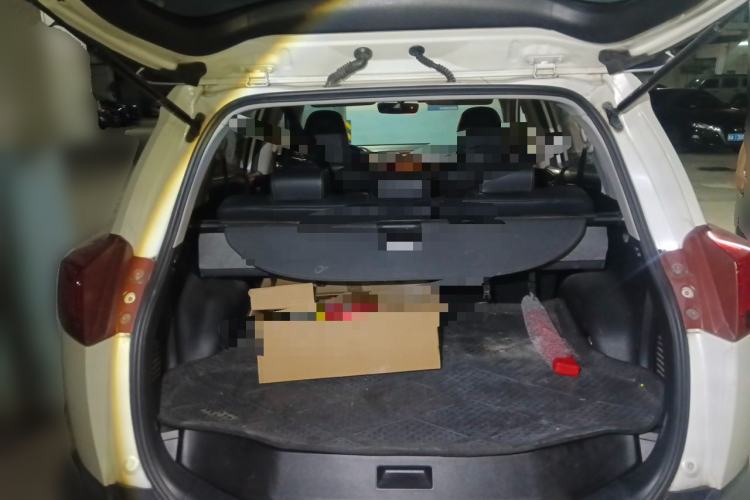 Used Toyota RAV4 2015 2.0L CVT Four-Wheel Drive New Edition Trunk