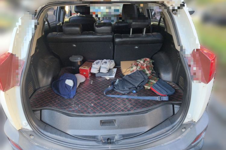 Used Toyota RAV4 2015 2.0L CVT Two-Wheel Drive Fashion Edition Trunk