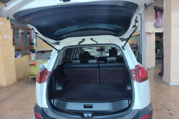Used Toyota RAV4 2015 2.0L CVT Four-Wheel Drive New Edition Trunk