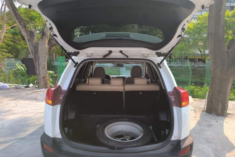 Used Toyota RAV4 2015 2.0L CVT Two-Wheel Drive Urban Edition Trunk