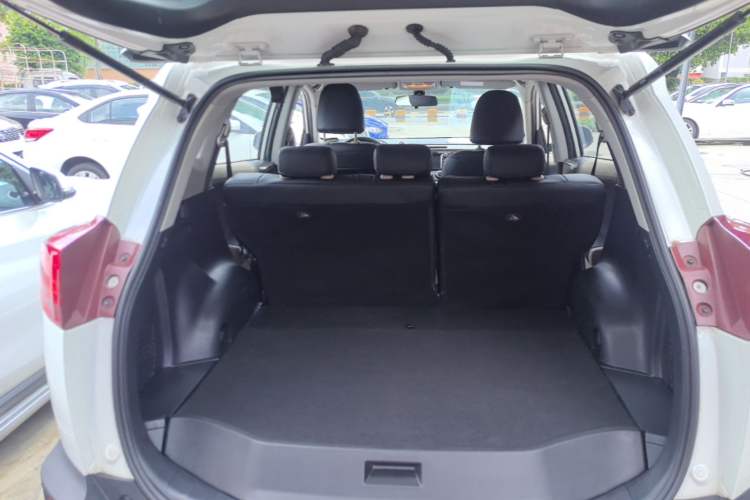 Used Toyota RAV4 2015 2.0L CVT Two-Wheel Drive Urban Edition Trunk