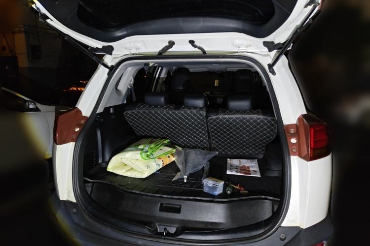 Used Toyota RAV4 2015 2.0L CVT Two-Wheel Drive Fashion Edition Trunk