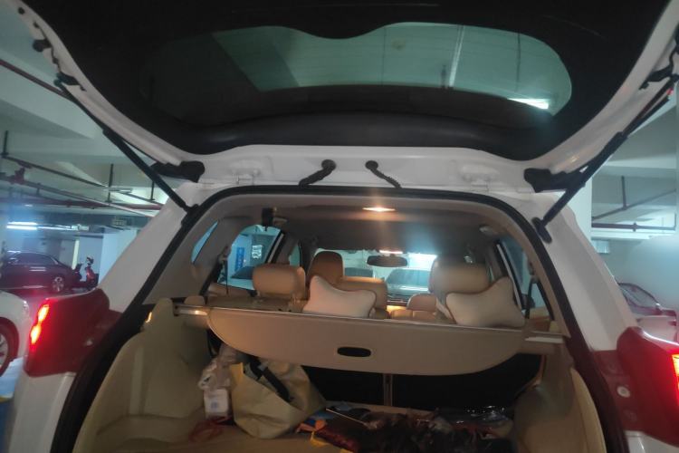 Used Toyota RAV4 2015 2.0L CVT Two-Wheel Drive Fashion Edition Trunk