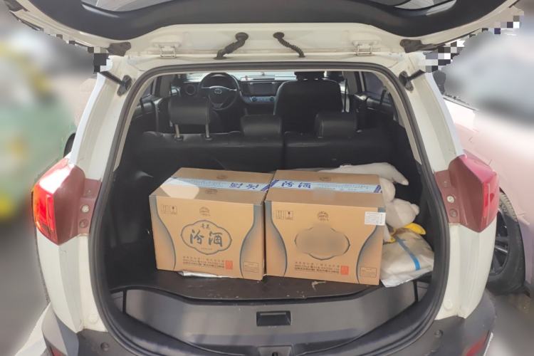 Used Toyota RAV4 2015 2.0L CVT Two-Wheel Drive Fashion Edition Trunk
