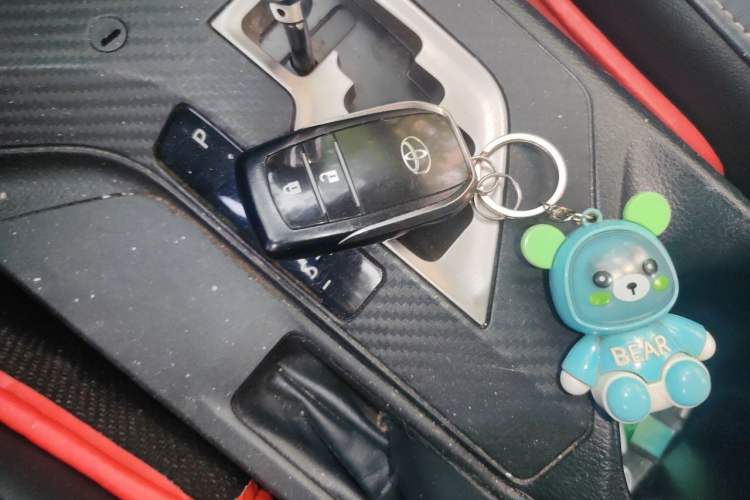 Used Toyota RAV4 2015 2.5L Automatic 4x4 Elite Edition Vehicle Key