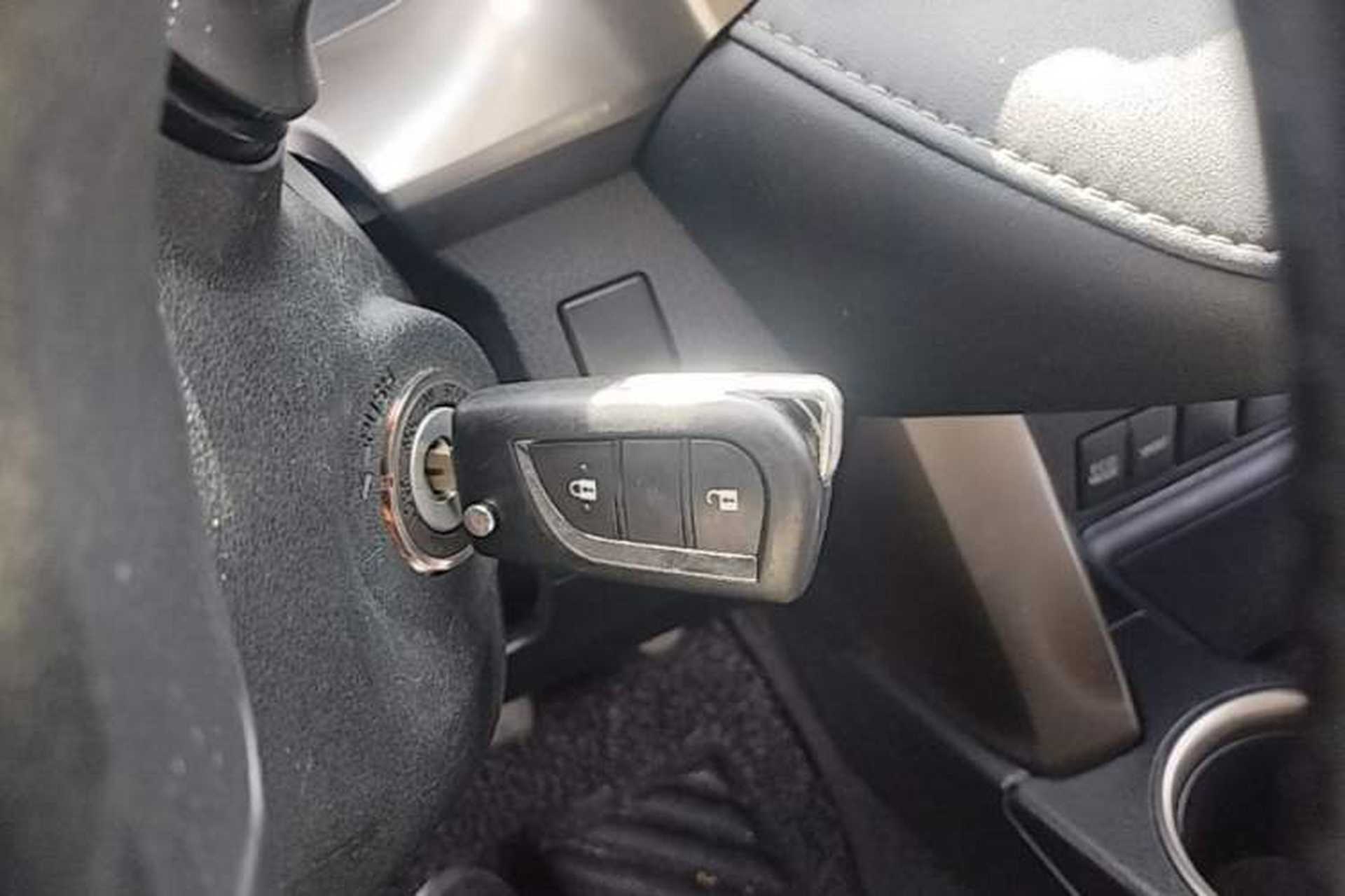 Used Toyota RAV4 2015 2.0L CVT Two-Wheel Drive Fashion Edition Vehicle Key
