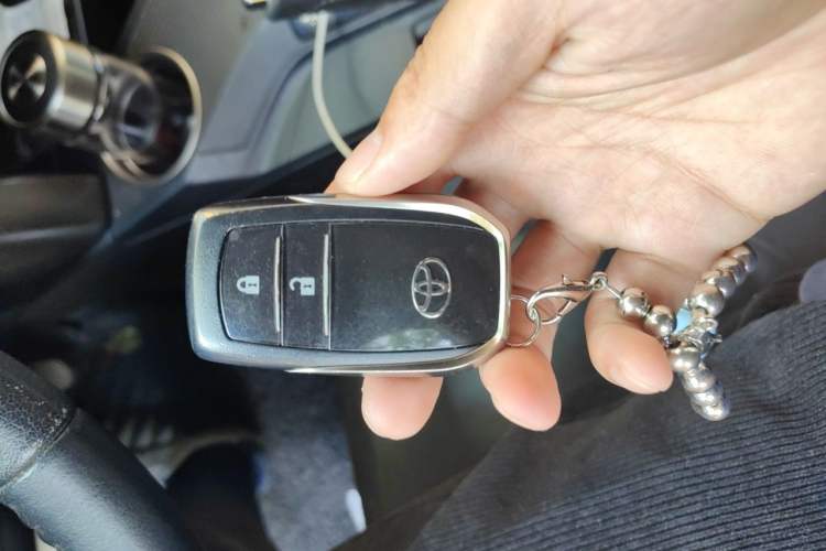 Used Toyota RAV4 2015 2.0L CVT Four-Wheel Drive New Edition Vehicle Key