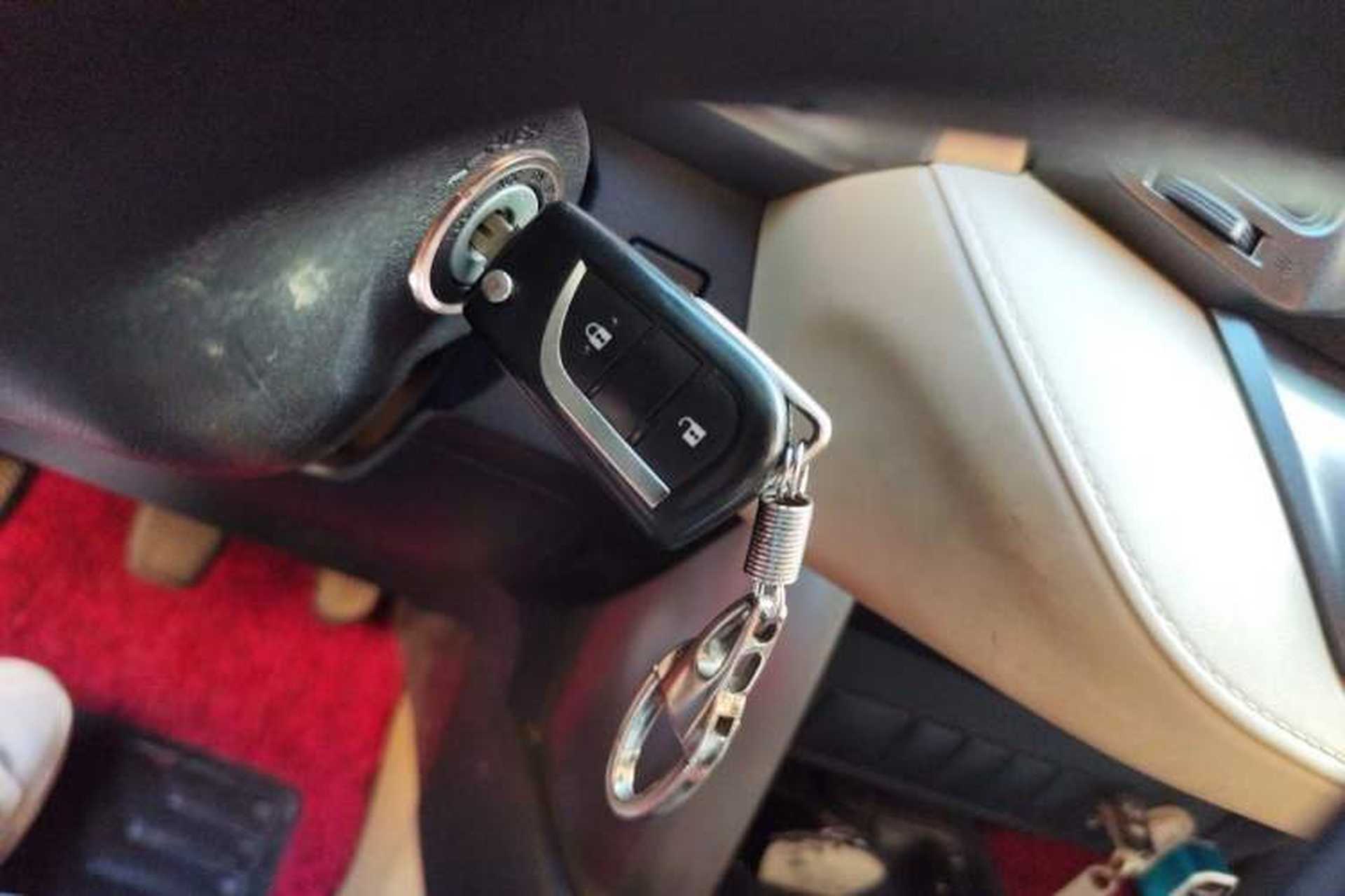 Used Toyota RAV4 2015 2.0L Manual Two-Wheel Drive Urban Edition Vehicle Key