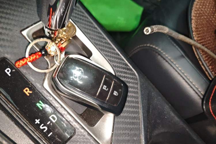 Used Toyota RAV4 2015 2.5L Automatic 4x4 Elite Edition Vehicle Key
