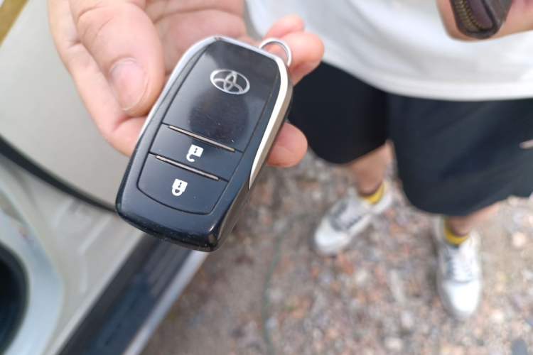 Used Toyota RAV4 2015 2.5L Automatic 4x4 Elite Edition Vehicle Key