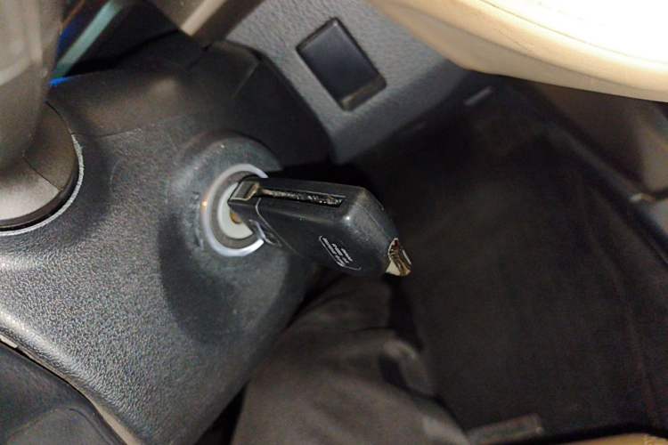 Used Toyota RAV4 2015 2.0L CVT Two-Wheel Drive Urban Edition Vehicle Key