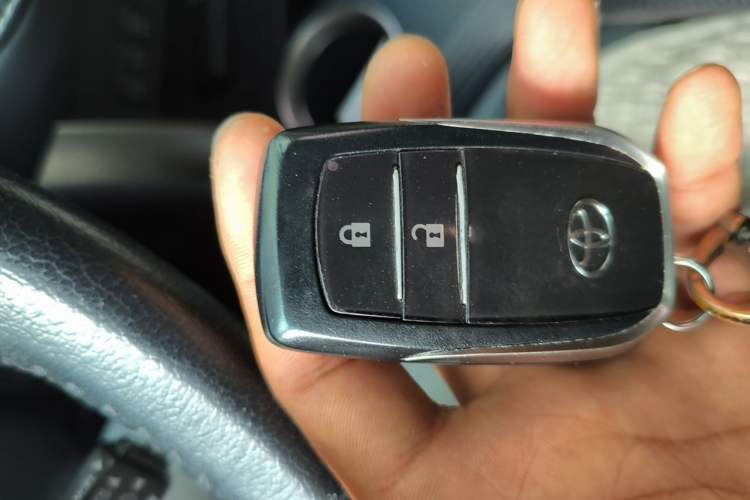 Used Toyota RAV4 2015 2.0L CVT Four-Wheel Drive New Edition Vehicle Key